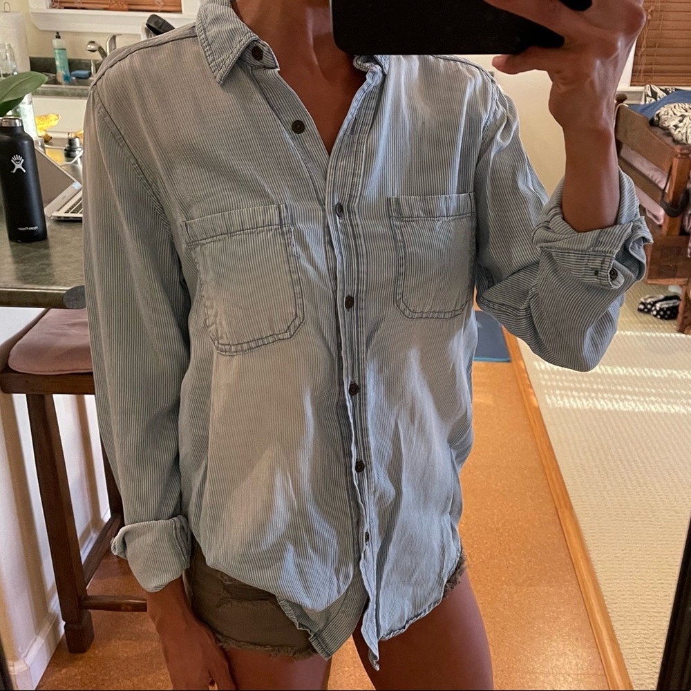 Mossimo button up shirt